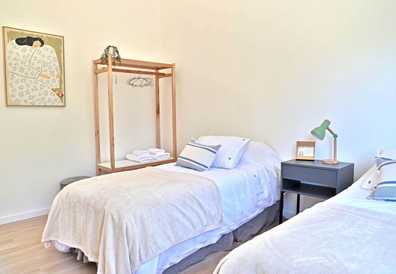 House in San Carlos de Bariloche - CAS04 New and comfortable designer house located in a quiet private neighborhood 6 km from the center