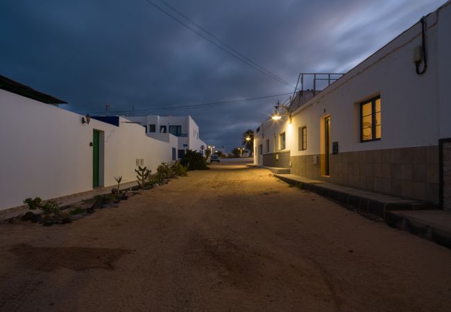 House in Caleta de Sebo - La Casa de La Graciosa House in Caleta de Sebo - La Casa de La Graciosa