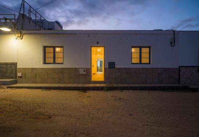 House in Caleta de Sebo - La Casa de La Graciosa House in Caleta de Sebo - La Casa de La Graciosa