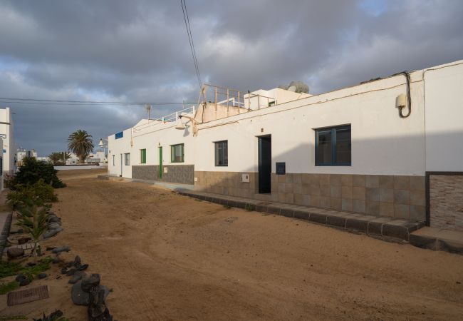 House in Caleta de Sebo - La Casa de La Graciosa House in Caleta de Sebo - La Casa de La Graciosa