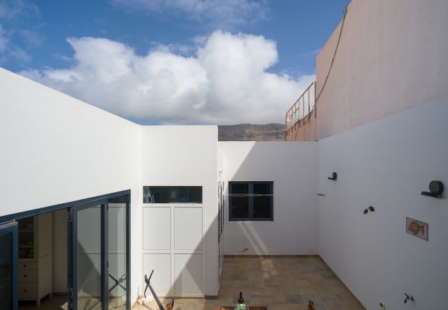 House in Caleta de Sebo - La Casa de La Graciosa House in Caleta de Sebo - La Casa de La Graciosa