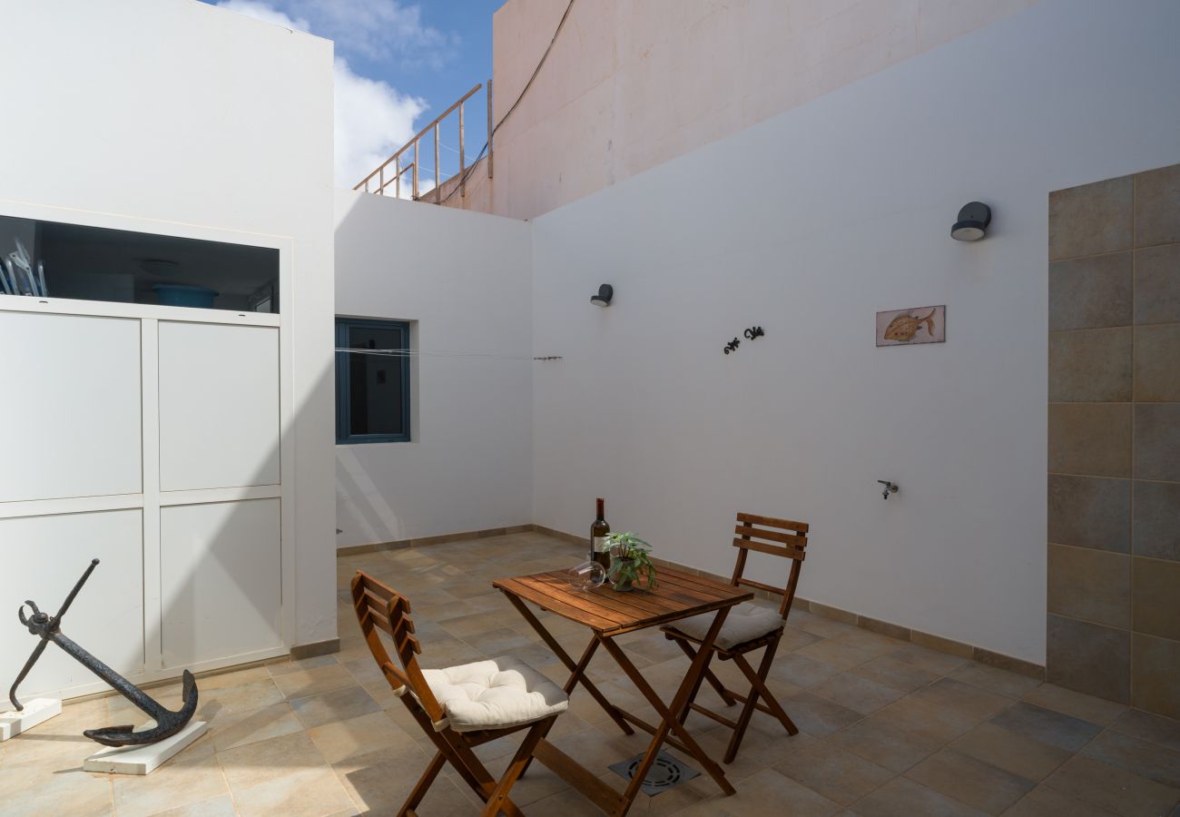 House in Caleta de Sebo - La Casa de La Graciosa House in Caleta de Sebo - La Casa de La Graciosa
