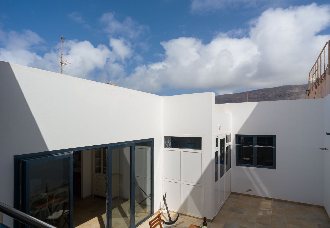 House in Caleta de Sebo - La Casa de La Graciosa House in Caleta de Sebo - La Casa de La Graciosa