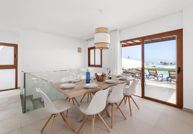 Villa in Playa Blanca - Villa Idaira 14A - Villas Lanzarote - VipVipVillas Villa in Playa Blanca - Villa Idaira 14A - Villas Lanzarote - VipVipVillas