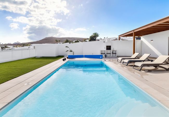 Villa in Playa Blanca - Villa Idaira 14A - Villas Lanzarote - VipVipVillas Villa in Playa Blanca - Villa Idaira 14A - Villas Lanzarote - VipVipVillas