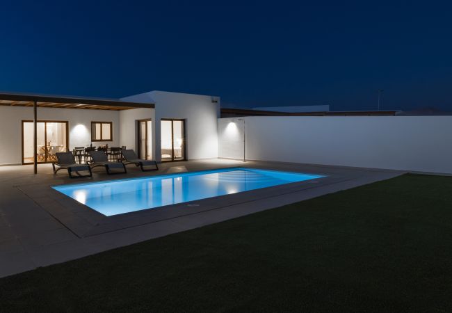 Villa in Playa Blanca - Villa Isamar 14B - Villas Lanzarote - VipVipVillas Villa in Playa Blanca - Villa Isamar 14B - Villas Lanzarote - VipVipVillas