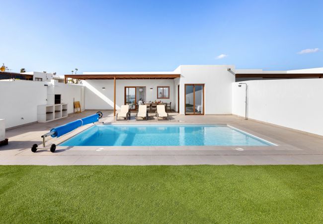 Villa in Playa Blanca - Villa Isamar 14B - Villas Lanzarote - VipVipVillas Villa in Playa Blanca - Villa Isamar 14B - Villas Lanzarote - VipVipVillas