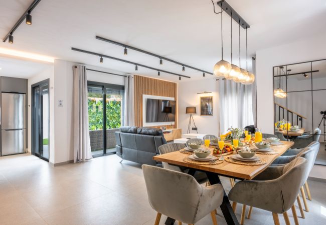 Villa in San Miguel de Abona - LUXURY VILLA LIBELLILE  Villa in San Miguel de Abona - LUXURY VILLA LIBELLILE