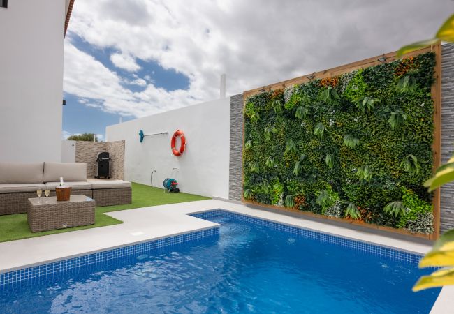 Villa in San Miguel de Abona - LUXURY VILLA LIBELLILE  Villa in San Miguel de Abona - LUXURY VILLA LIBELLILE