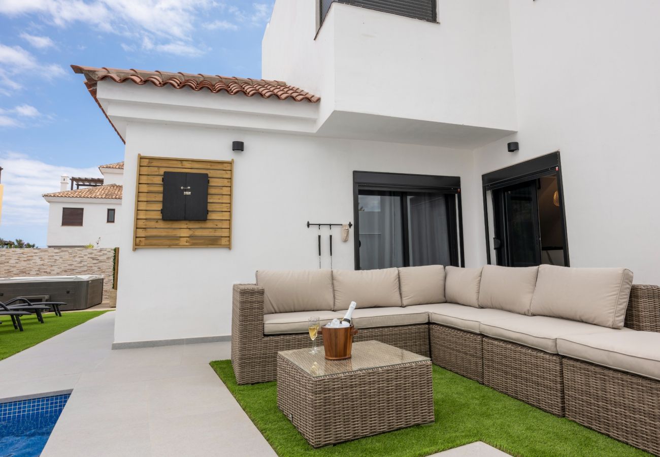 Villa in San Miguel de Abona - LUXURY VILLA LIBELLILE  Villa in San Miguel de Abona - LUXURY VILLA LIBELLILE