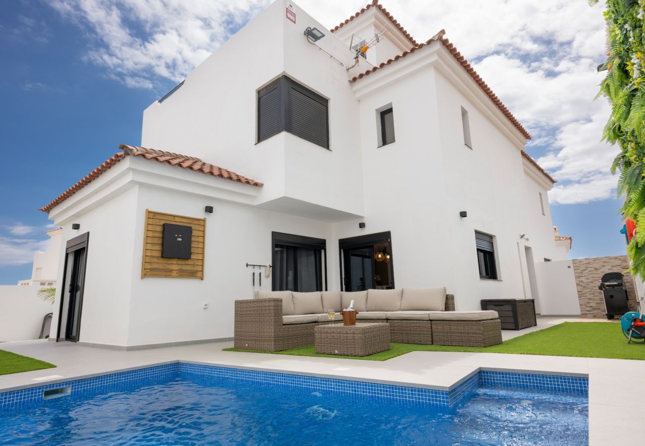 Villa in San Miguel de Abona - LUXURY VILLA LIBELLILE  Villa in San Miguel de Abona - LUXURY VILLA LIBELLILE