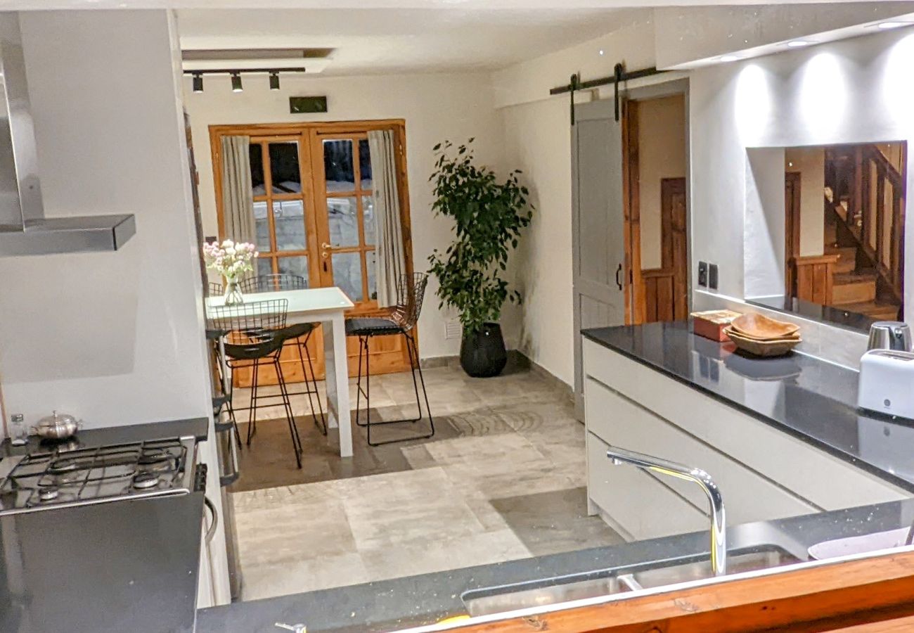 House in San Carlos de Bariloche - Cate02 Beautiful house located at the base of Catedral Hill.