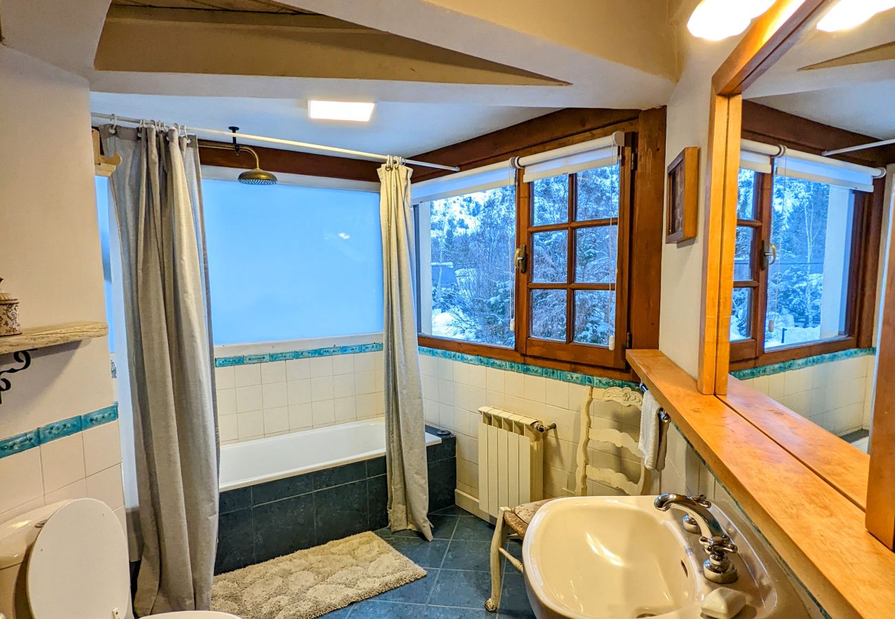 House in San Carlos de Bariloche - Cate02 Beautiful house located at the base of Catedral Hill.