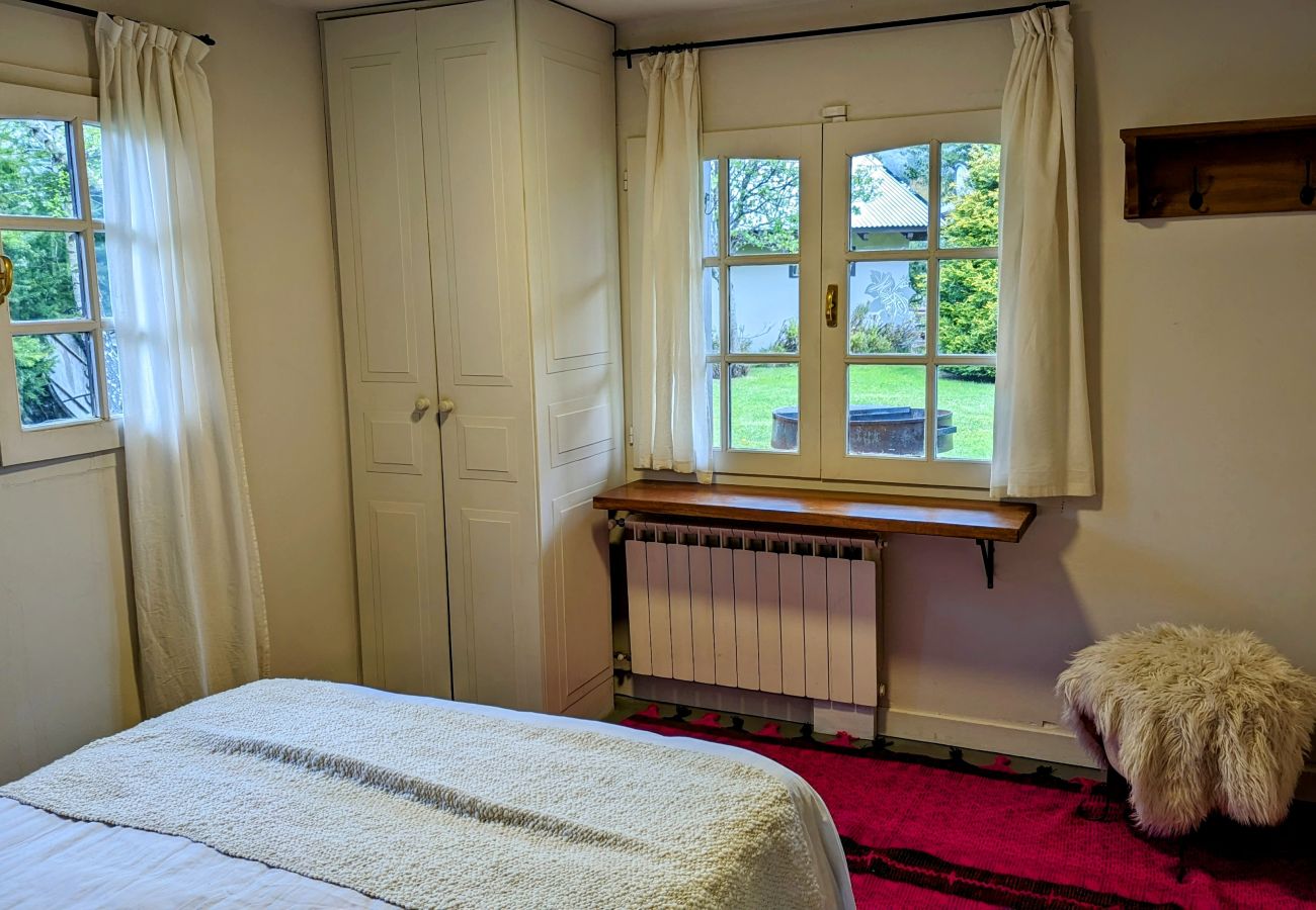 House in San Carlos de Bariloche - Cate02 Beautiful house located at the base of Catedral Hill.