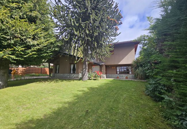  in San Carlos de Bariloche - Botanical Garden Bariloche  House – 6 bedrooms, 4 bathrooms