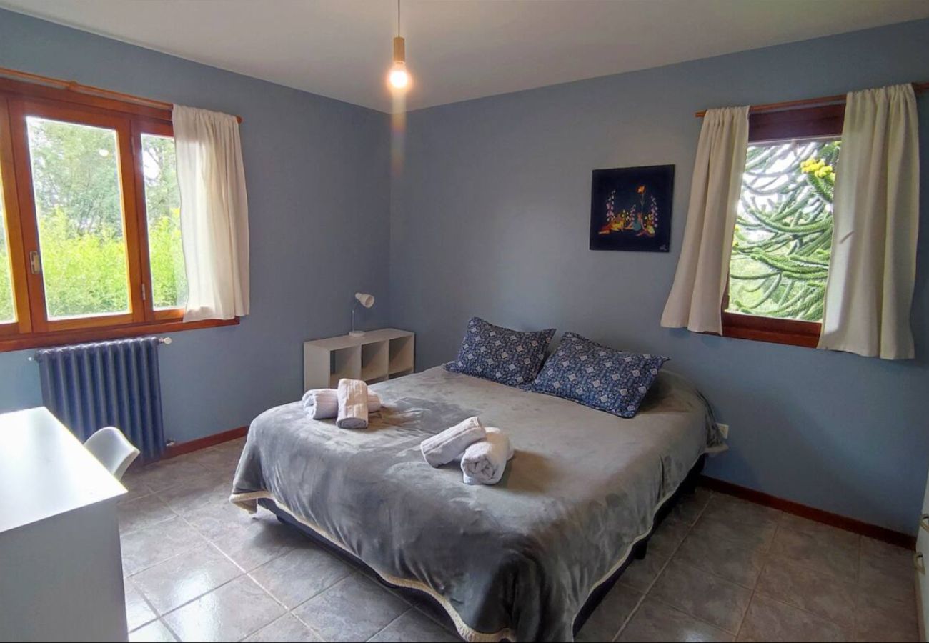 House in San Carlos de Bariloche - Botanical Garden Bariloche  House – 6 bedrooms, 4 bathrooms