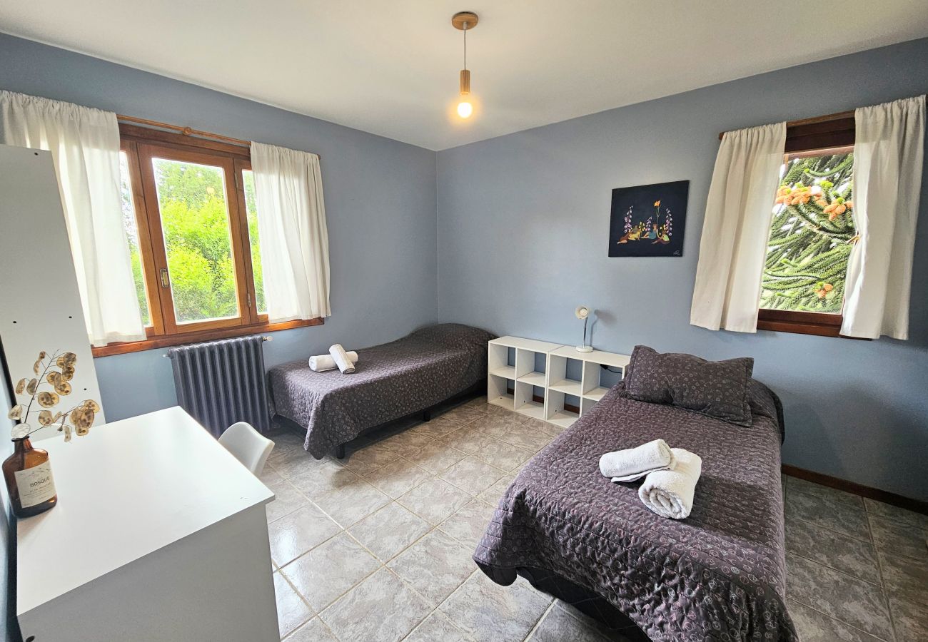 House in San Carlos de Bariloche - Botanical Garden Bariloche  House – 6 bedrooms, 4 bathrooms