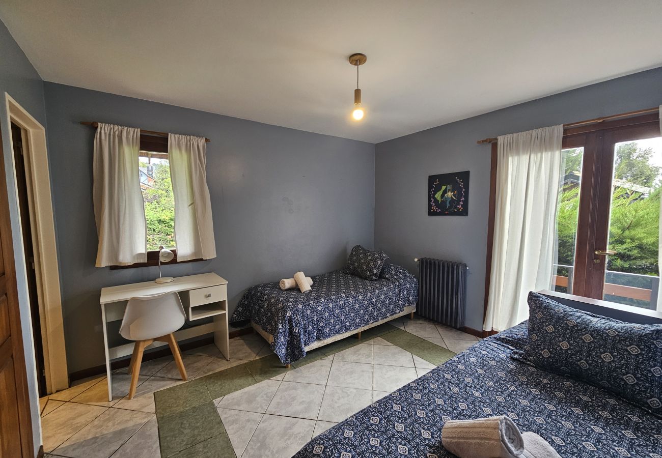 House in San Carlos de Bariloche - Botanical Garden Bariloche  House – 6 bedrooms, 4 bathrooms