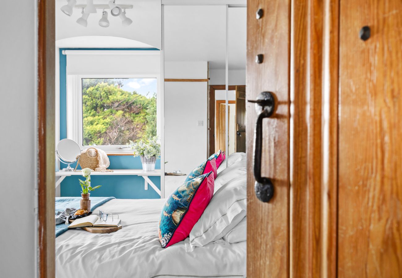 House in Charlestown - Blue Haze - Exclusive Duporth Estate  with private beach access