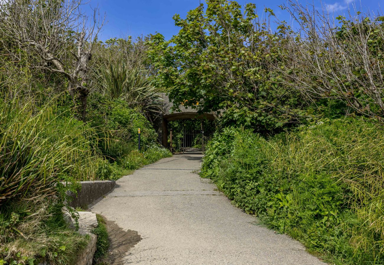 House in Charlestown - Blue Haze - Exclusive Duporth Estate  with private beach access