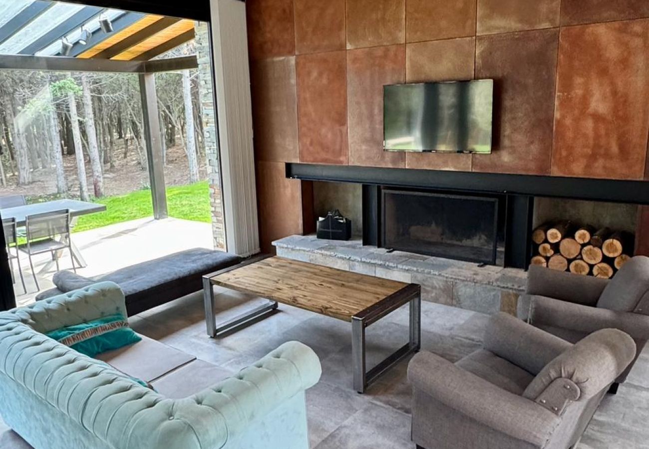 House in San Carlos de Bariloche - ARE61 MODERN ONE-STOREY HOUSE WITH 4 EN-SUITE BEDROOMS