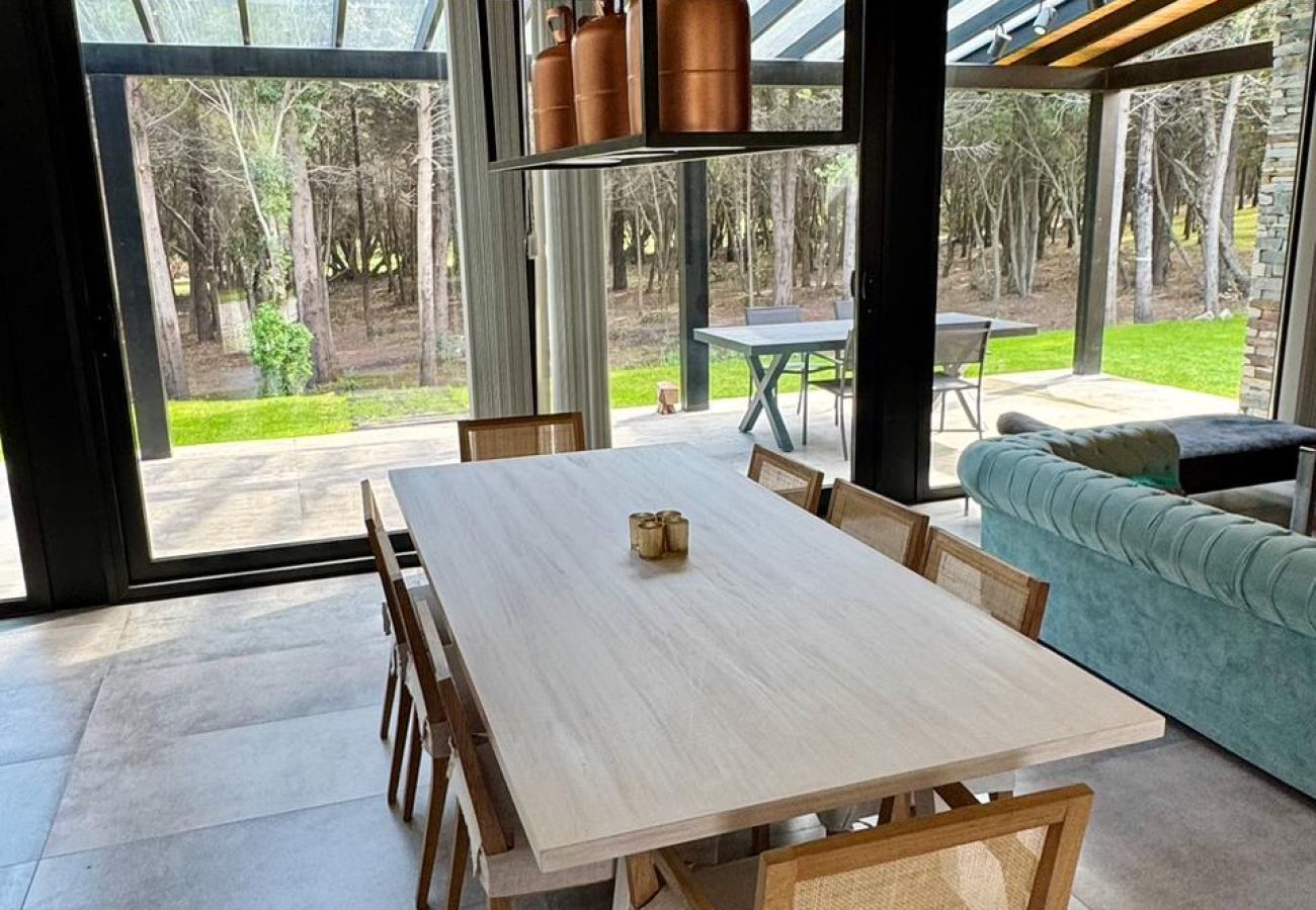 House in San Carlos de Bariloche - ARE61 MODERN ONE-STOREY HOUSE WITH 4 EN-SUITE BEDROOMS