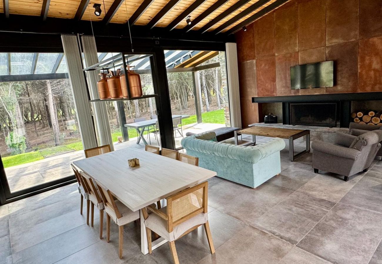 House in San Carlos de Bariloche - ARE61 MODERN ONE-STOREY HOUSE WITH 4 EN-SUITE BEDROOMS
