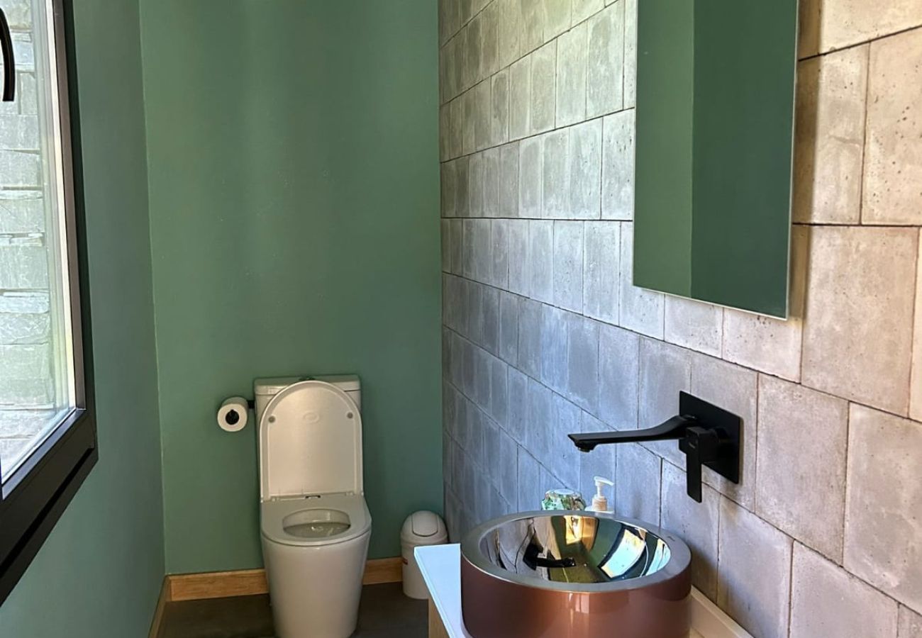 House in San Carlos de Bariloche - ARE61 MODERN ONE-STOREY HOUSE WITH 4 EN-SUITE BEDROOMS