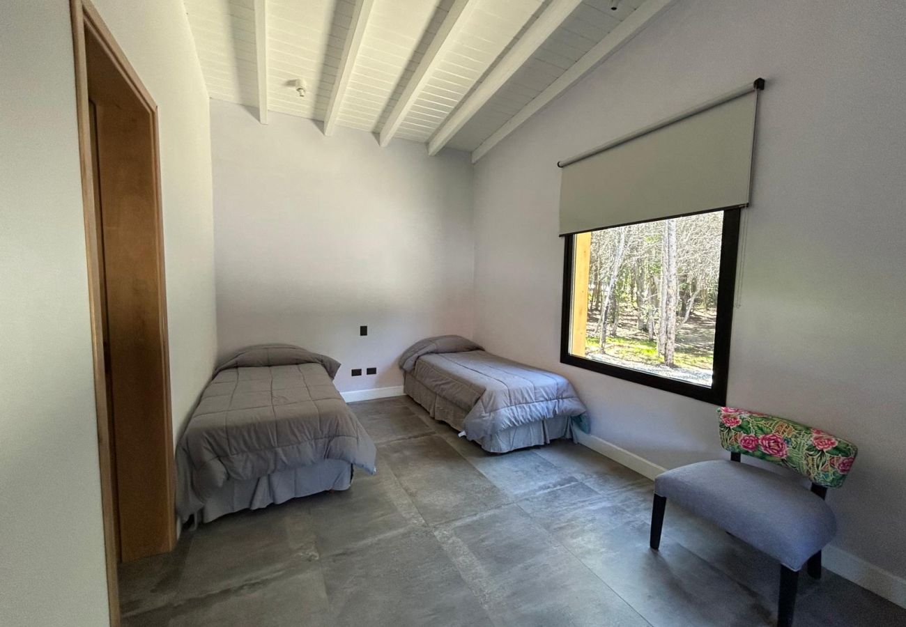 House in San Carlos de Bariloche - ARE61 MODERN ONE-STOREY HOUSE WITH 4 EN-SUITE BEDROOMS