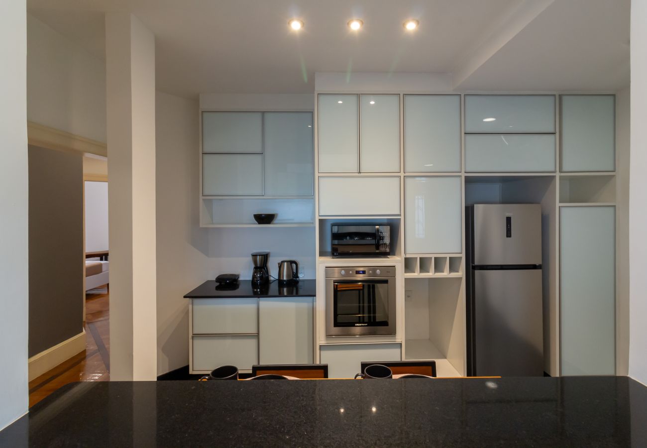 Apartment in Rio de Janeiro - Space and Comfort in Copacabana | D405