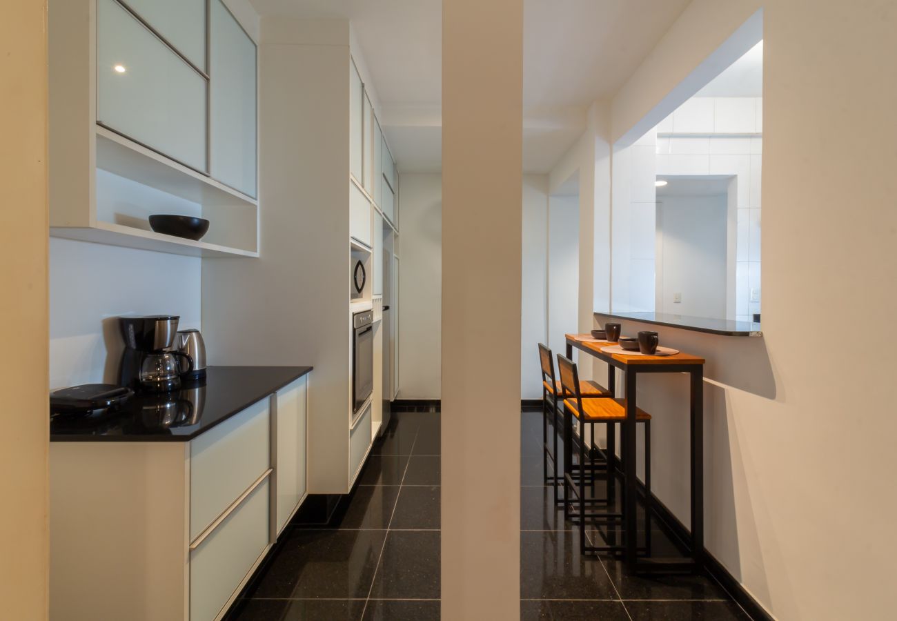 Apartment in Rio de Janeiro - Space and Comfort in Copacabana | D405