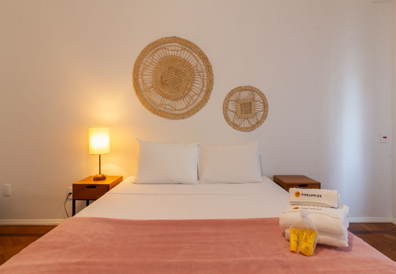 Apartment in Rio de Janeiro - Space and Comfort in Copacabana | D405