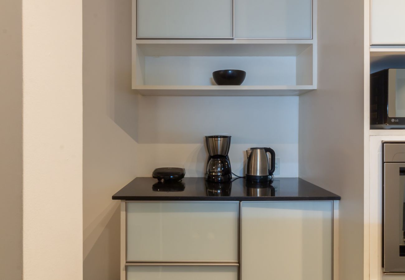 Apartment in Rio de Janeiro - Space and Comfort in Copacabana | D405