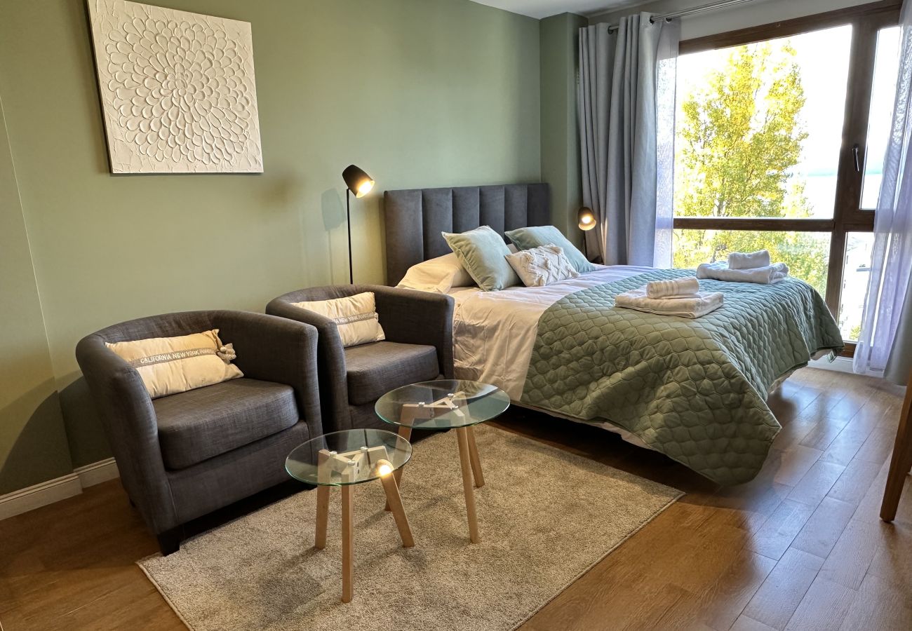 Studio in San Carlos de Bariloche - Grinly with lake view and parking in Bariloche 