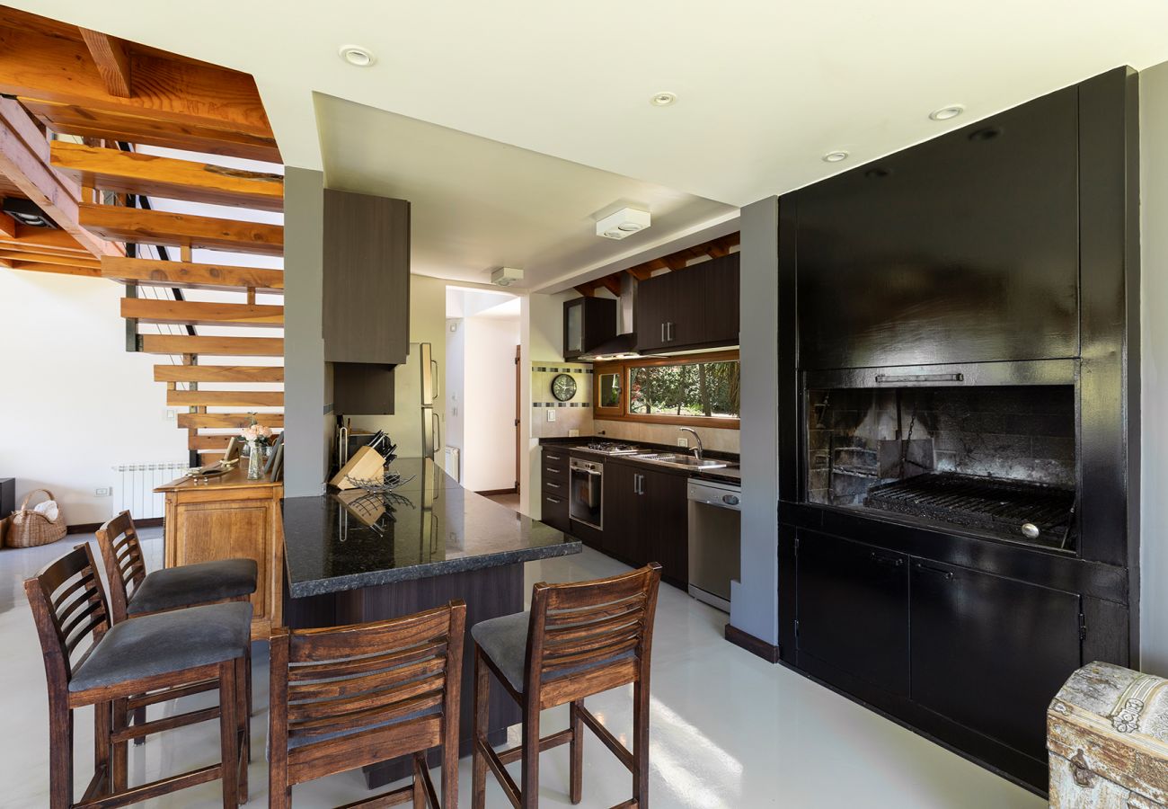 House in San Carlos de Bariloche - House with shoreline on Lake Gutiérrez in Bariloche