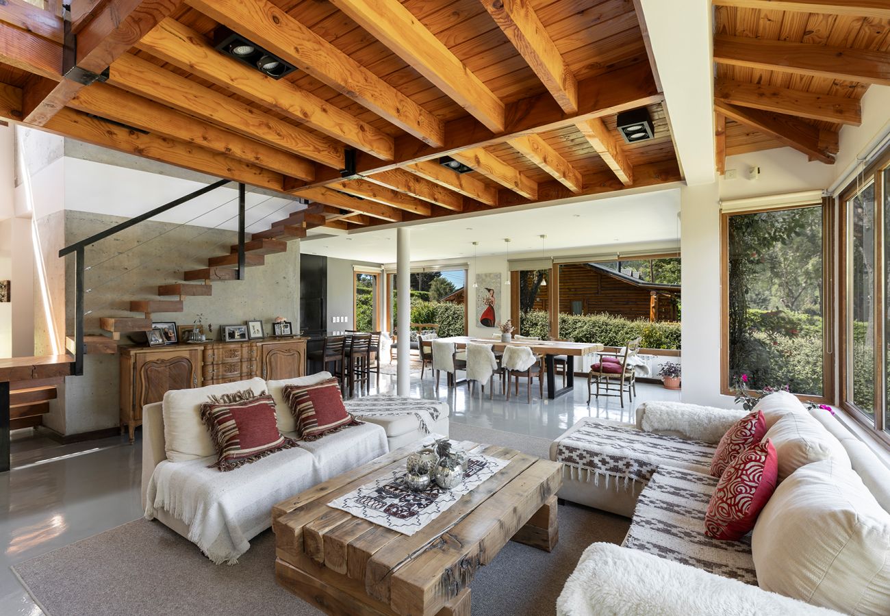 House in San Carlos de Bariloche - House with shoreline on Lake Gutiérrez in Bariloche