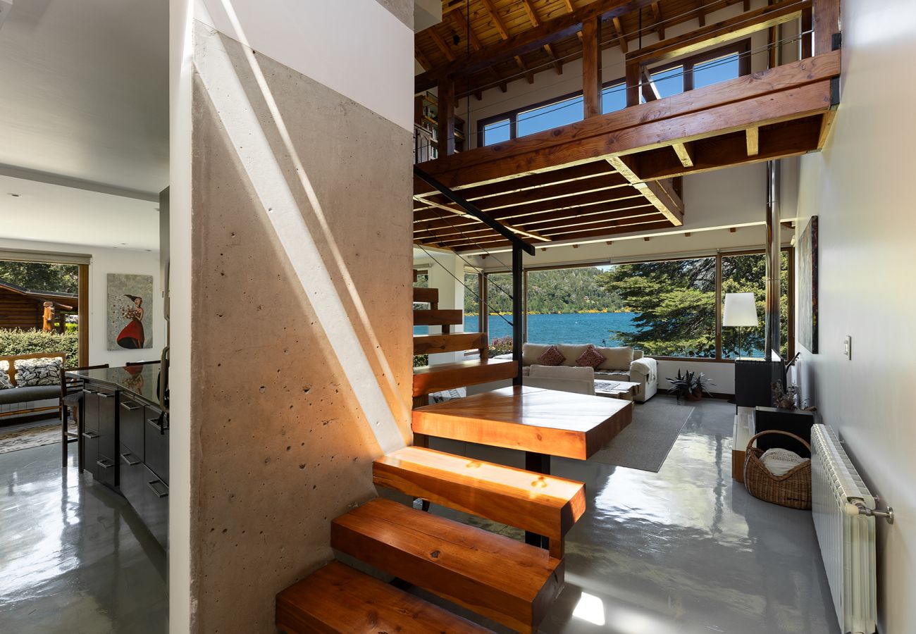 House in San Carlos de Bariloche - House with shoreline on Lake Gutiérrez in Bariloche