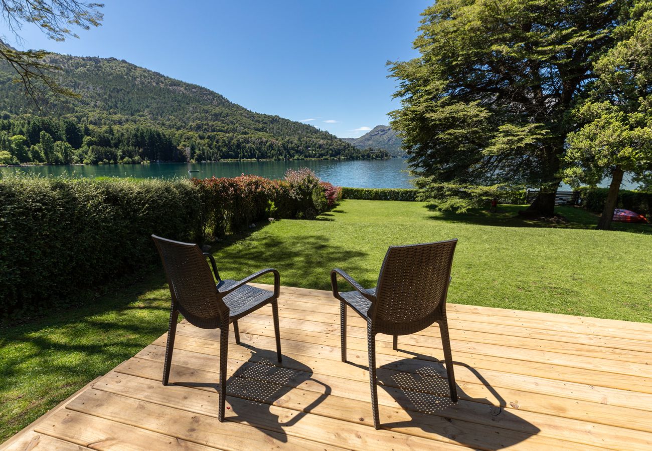 House in San Carlos de Bariloche - House with shoreline on Lake Gutiérrez in Bariloche
