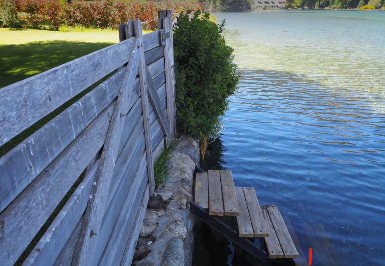 House in San Carlos de Bariloche - House with shoreline on Lake Gutiérrez in Bariloche