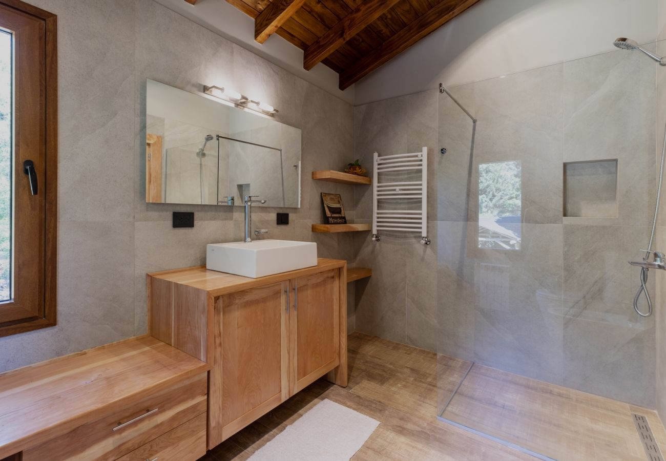 House in San Carlos de Bariloche - House with shoreline on Lake Gutiérrez in Bariloche