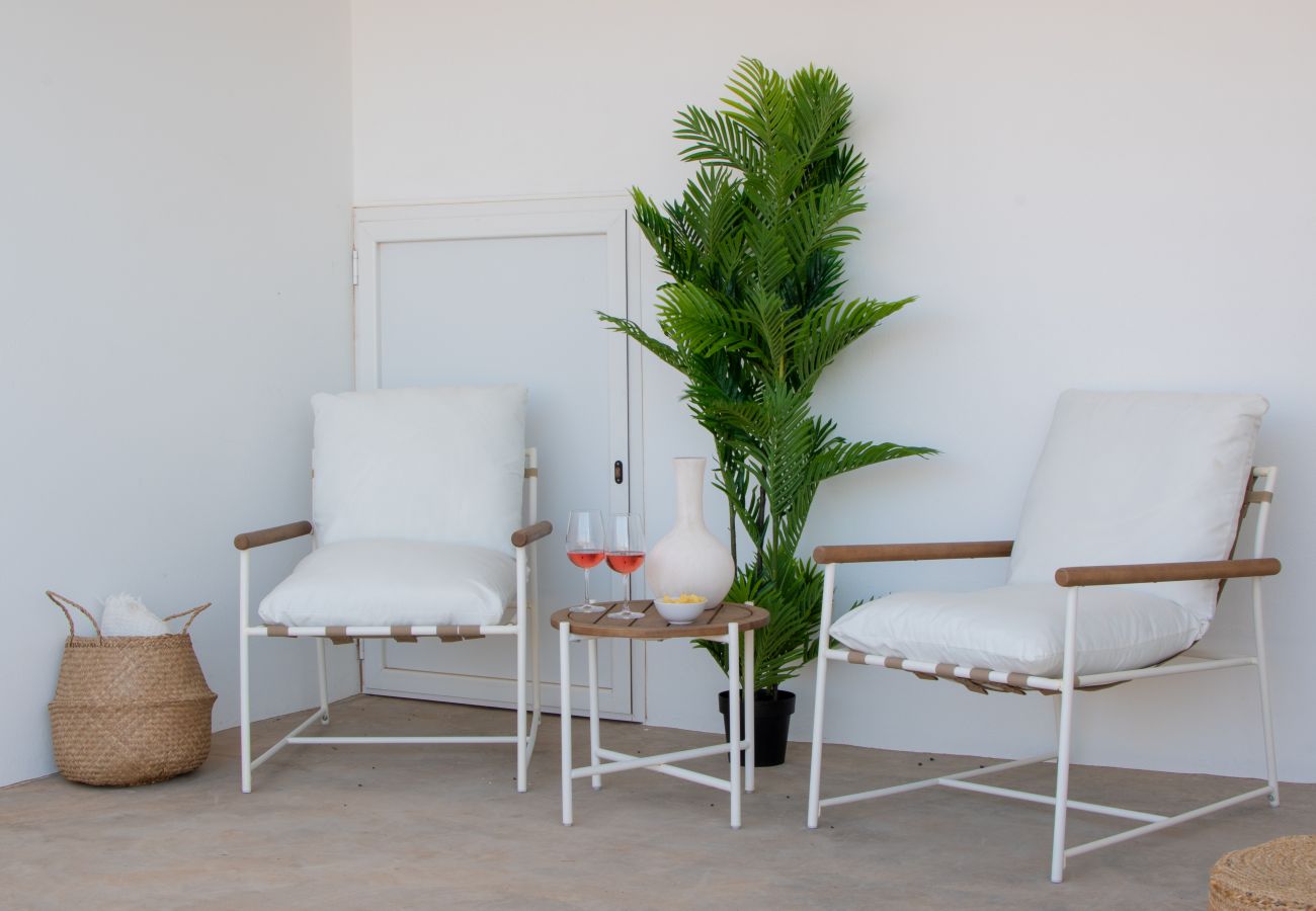 Villa in Playa Blanca - Serena Luca Rear terrace with barbecue.