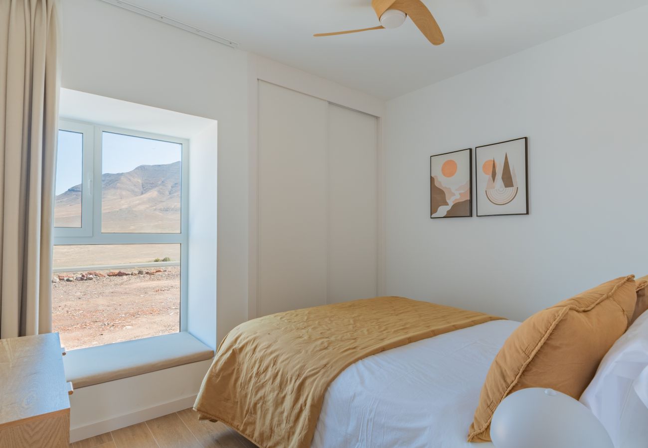 Villa in Playa Blanca - Serena Luca Bedroom with double bed.