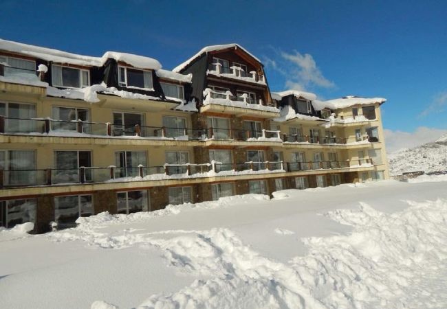  in San Carlos de Bariloche - CATE35 One-bedroom apartment with pool and jacuzzi in the Latitud Catedral complex.