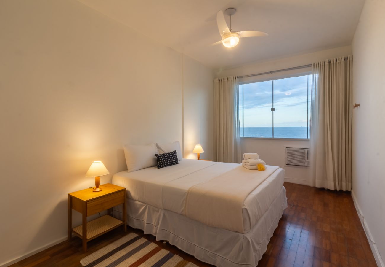 Apartment in Rio de Janeiro - 3 minutes from Leme beach | GS1102 