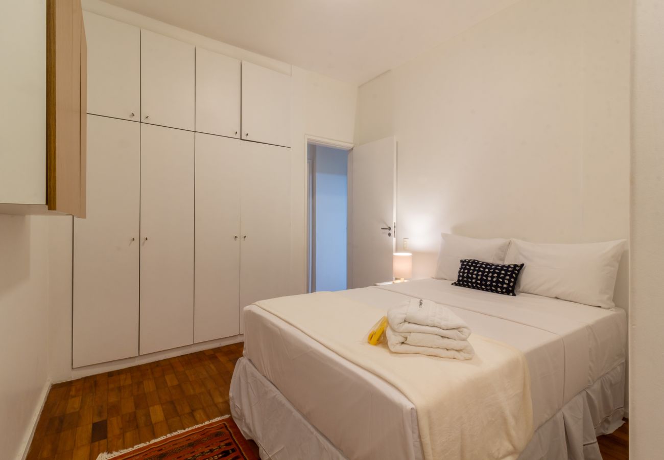 Apartment in Rio de Janeiro - 3 minutes from Leme beach | GS1102 