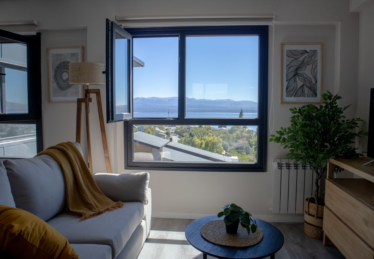 Apartment in San Carlos de Bariloche - Rainbow Bariloche flat with parking