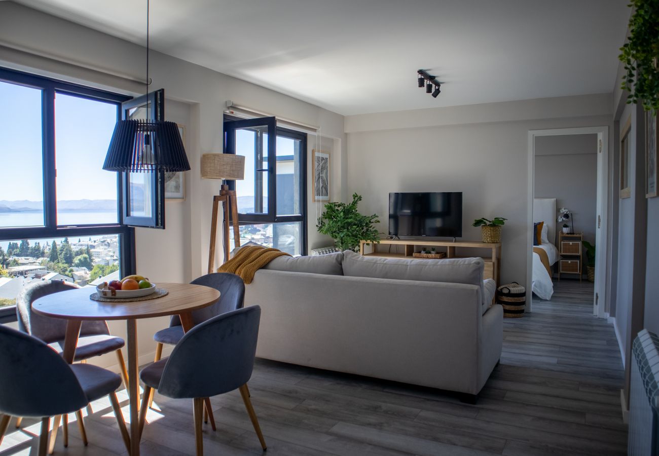 Apartment in San Carlos de Bariloche - Rainbow Bariloche flat with parking