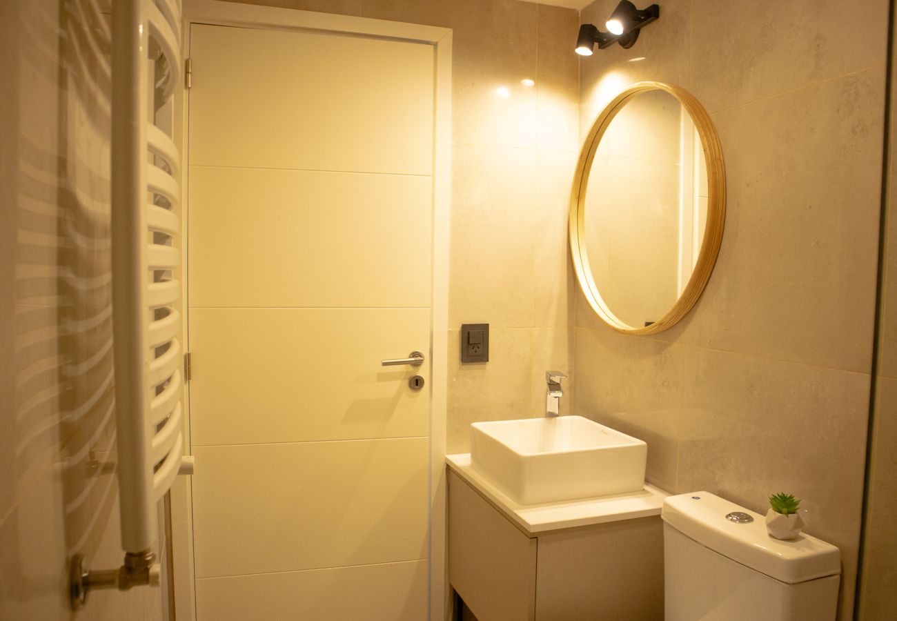 Apartment in San Carlos de Bariloche - Rainbow Bariloche flat with parking