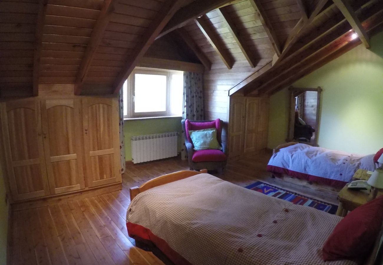 House in San Carlos de Bariloche - ARE63 SPECTACULAR HOUSE WITH LAKE VIEW IN ARELAUQUEN