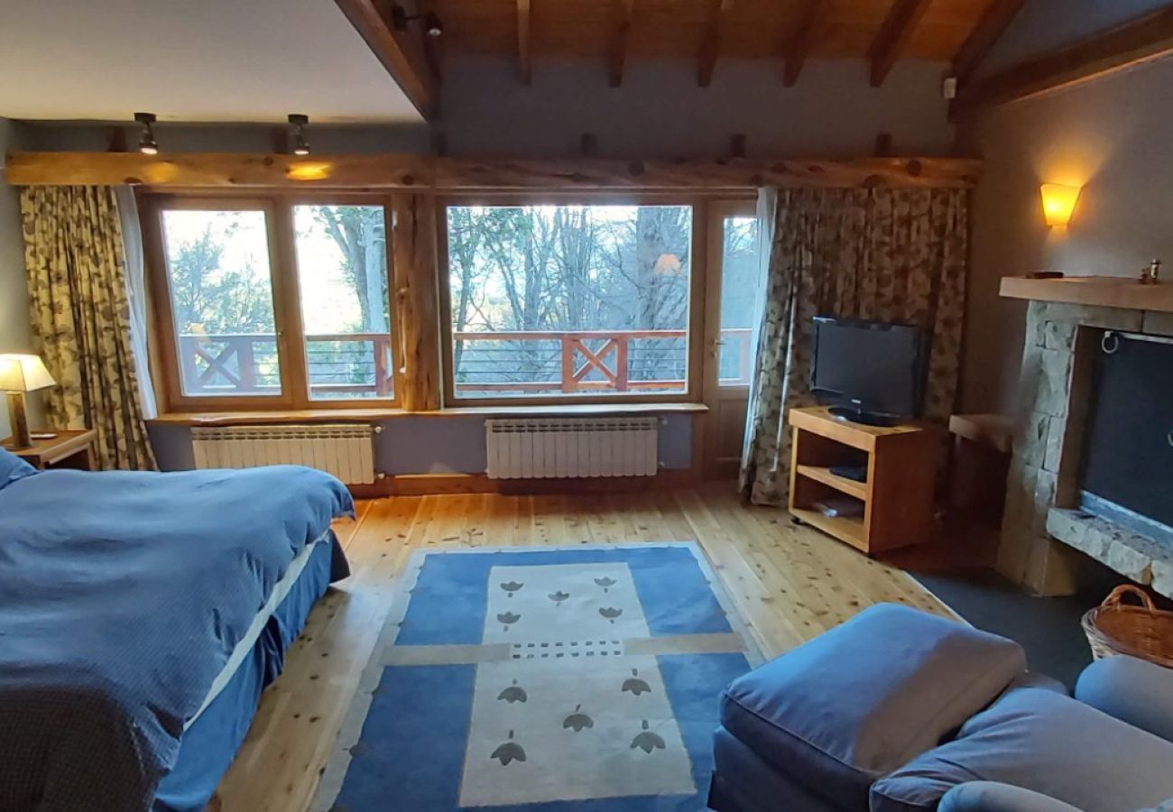 House in San Carlos de Bariloche - ARE63 SPECTACULAR HOUSE WITH LAKE VIEW IN ARELAUQUEN